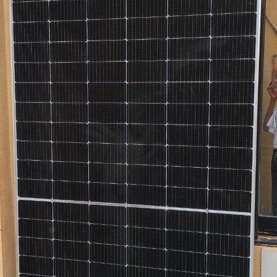 Panneau solaire 405W : Fiabilité et performance pour Dakar ☀️