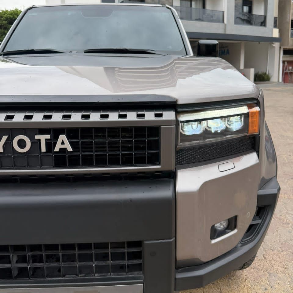 À VENDRE – TOYOTA LAND CRUISER PRADO disponible à D 8