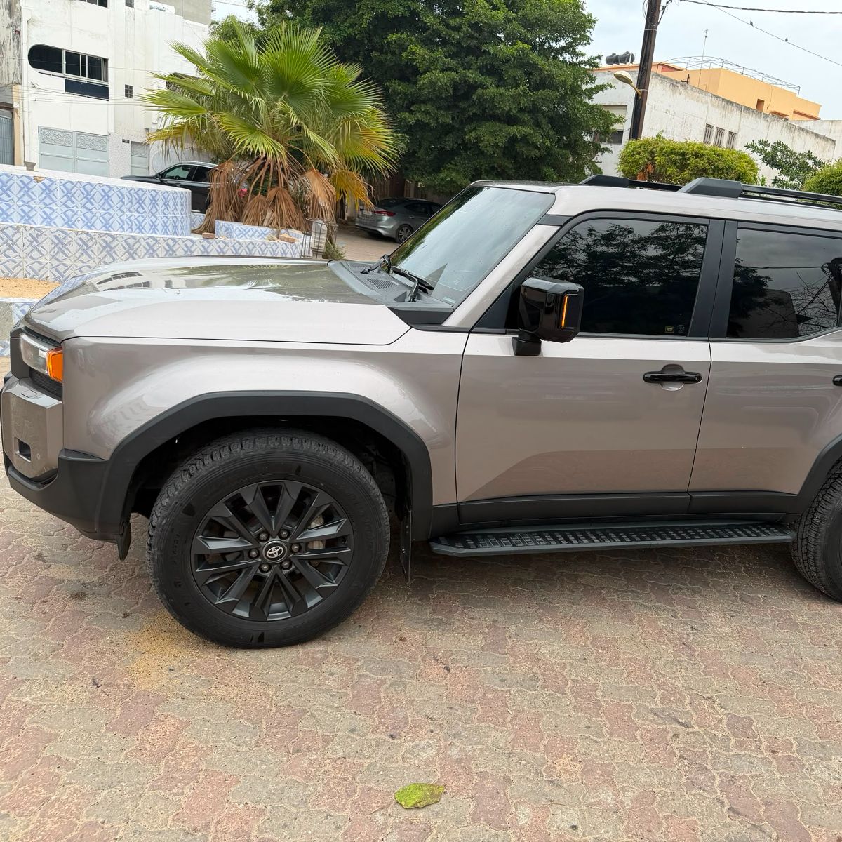 À VENDRE – TOYOTA LAND CRUISER PRADO disponible à D 2