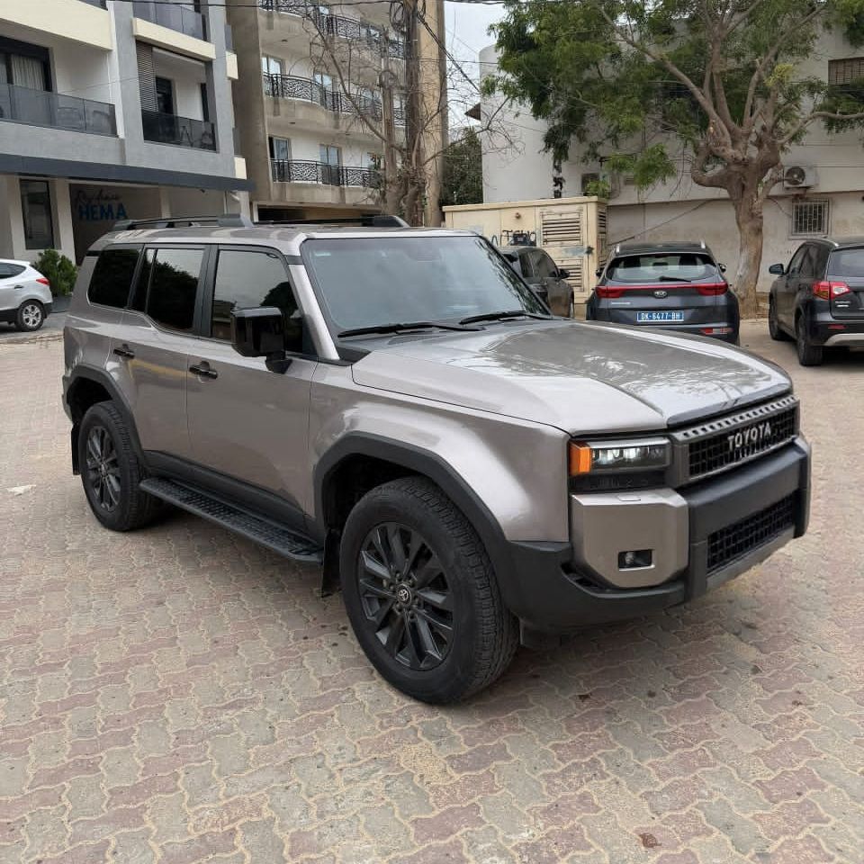 À VENDRE – TOYOTA LAND CRUISER PRADO disponible à D 7