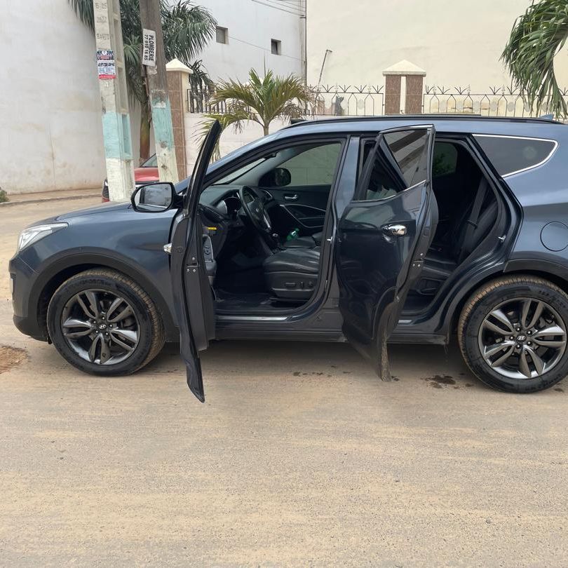 Hyundai Santafe 4/4 5place Automatique Diesel⛽️ Année 2016 Prix 6 4