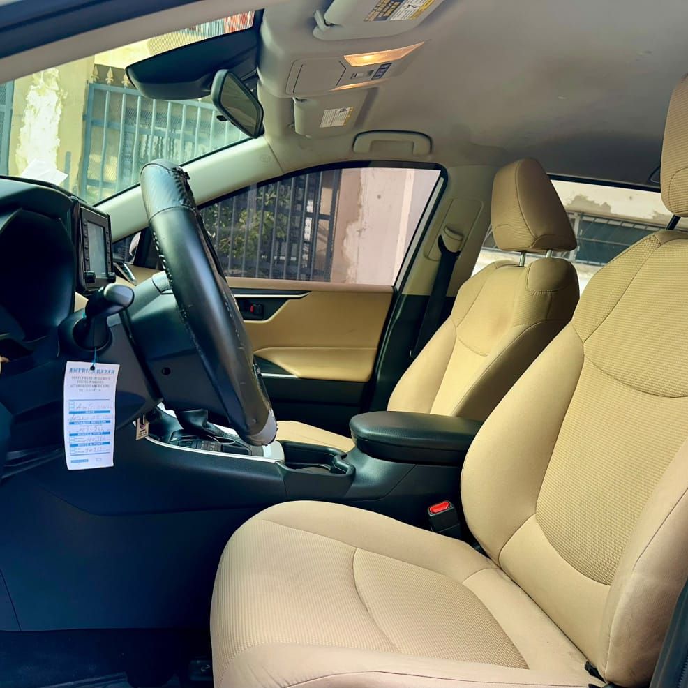 Toyota RAV4 LE AWD 2020 Automatique Essence ⛽️ 4
