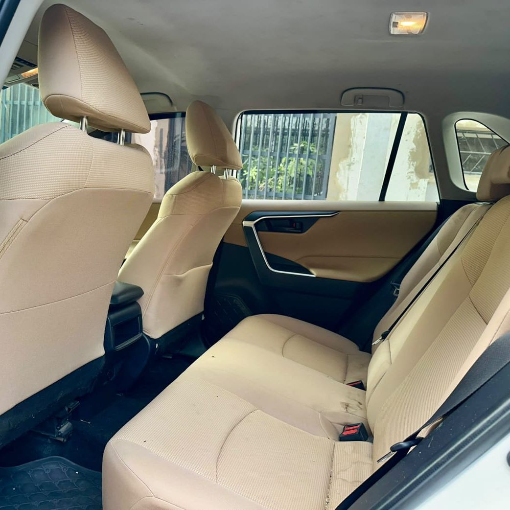 Toyota RAV4 LE AWD 2020 Automatique Essence ⛽️ 3