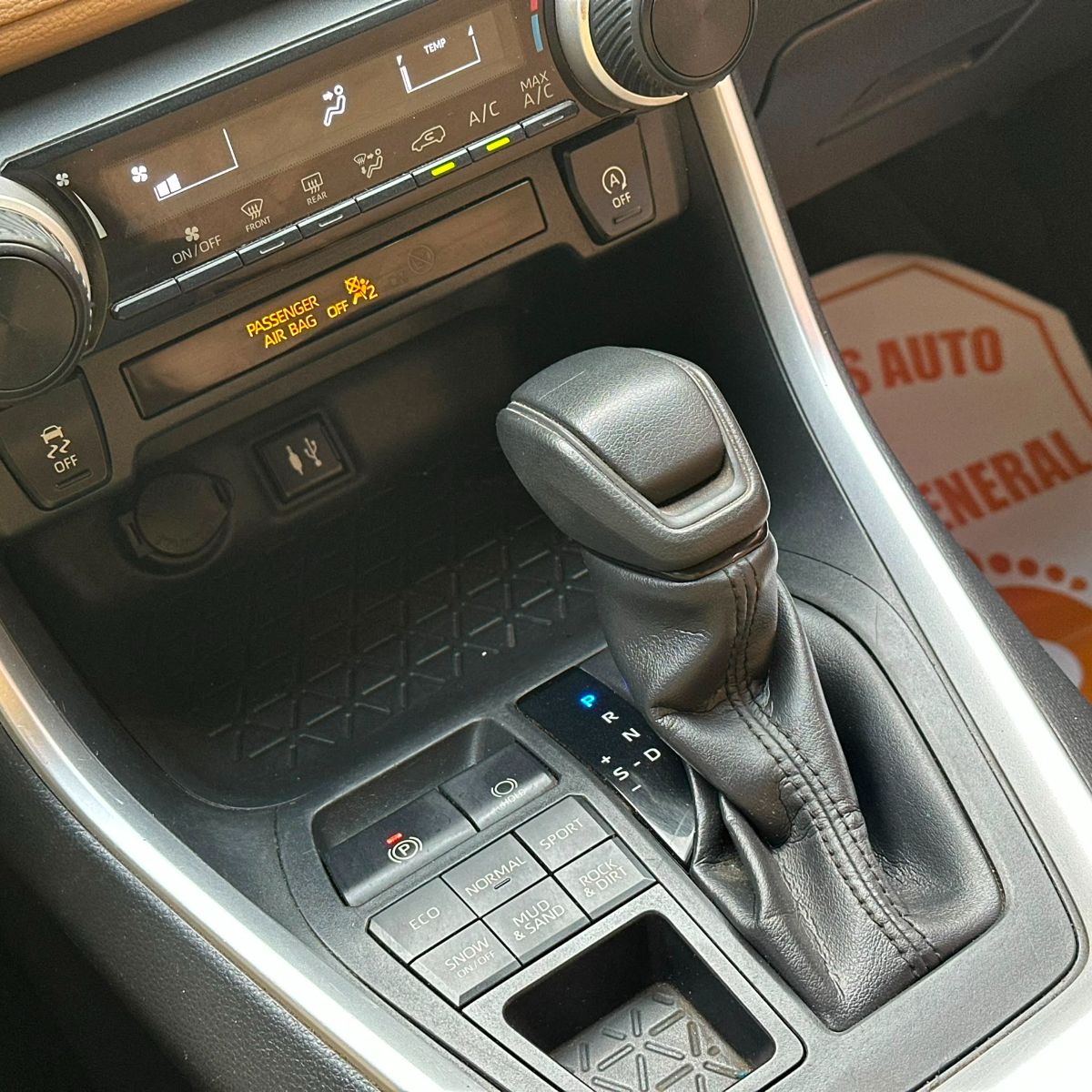 Toyota RAV4 LE AWD 2020 Automatique Essence ⛽️ 9