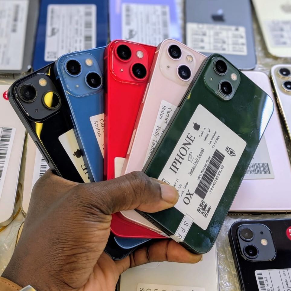 iPhone 13 128 Go – Très bon état, Dakar 📱